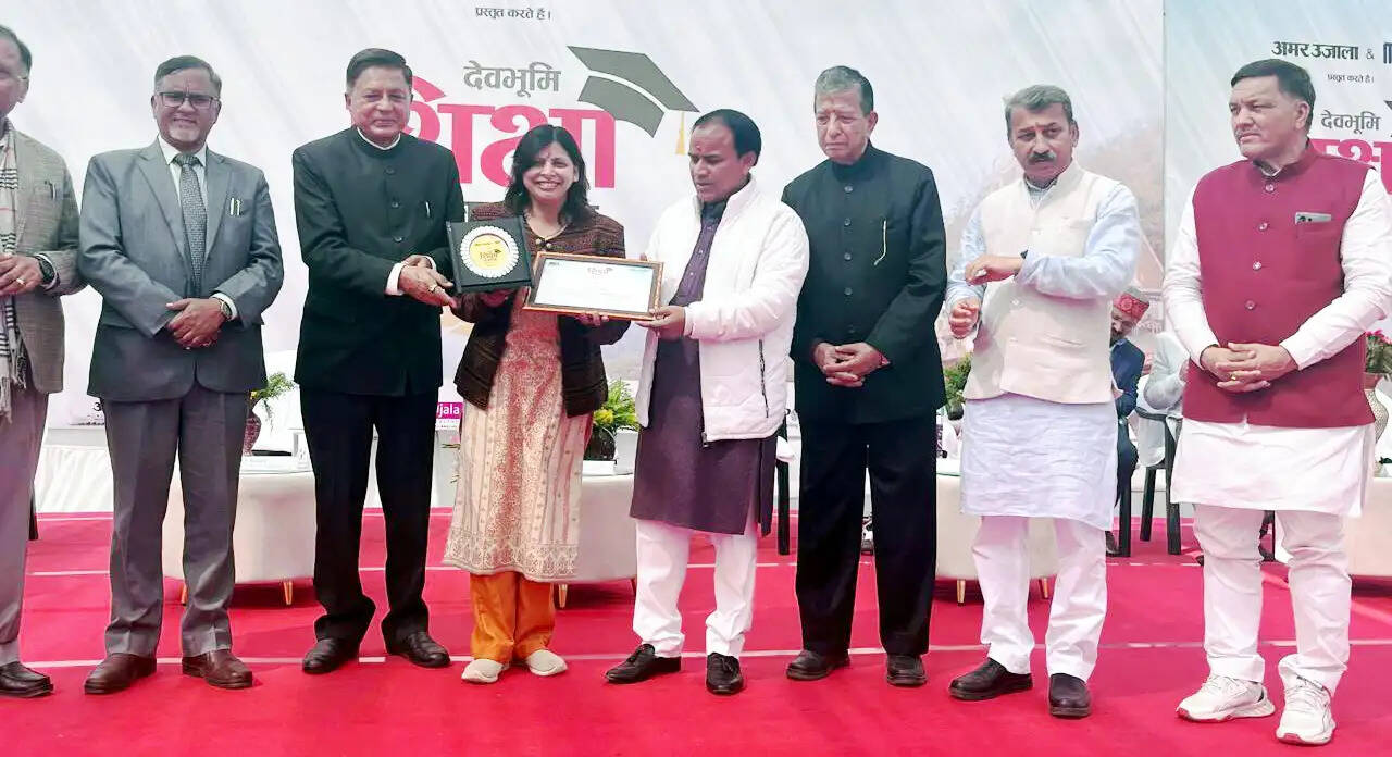 कुमाऊं विश्वविद्यालय के तिवारी दम्पत्ति को देवभूमि उत्कृष्टता सम्मान-2026