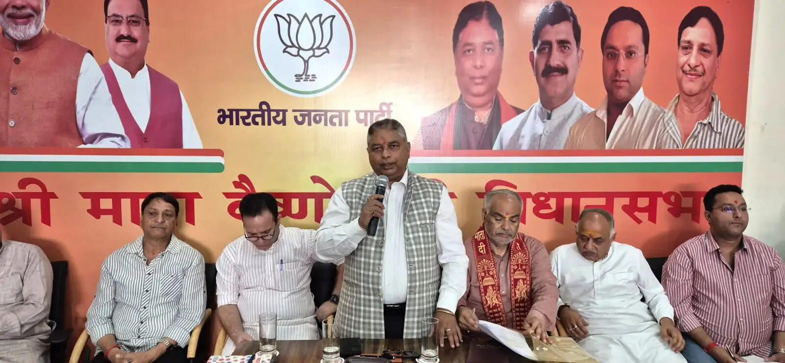 भाजपा नेतृत्व ने रियासी कार्यकर्ताओं से बूथ स्तर पर संगठन को मजबूत करने और हर घर तक पहुंचने को कहा