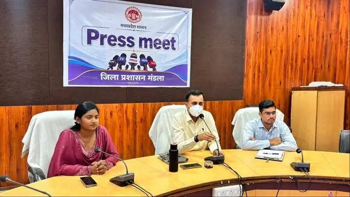 मीडिया प्रशासन का फीडबैक मैकेनिज्म, कमियाँ बताकर सेवाएं बेहतर बनाने में करती है मदद: कलेक्टर