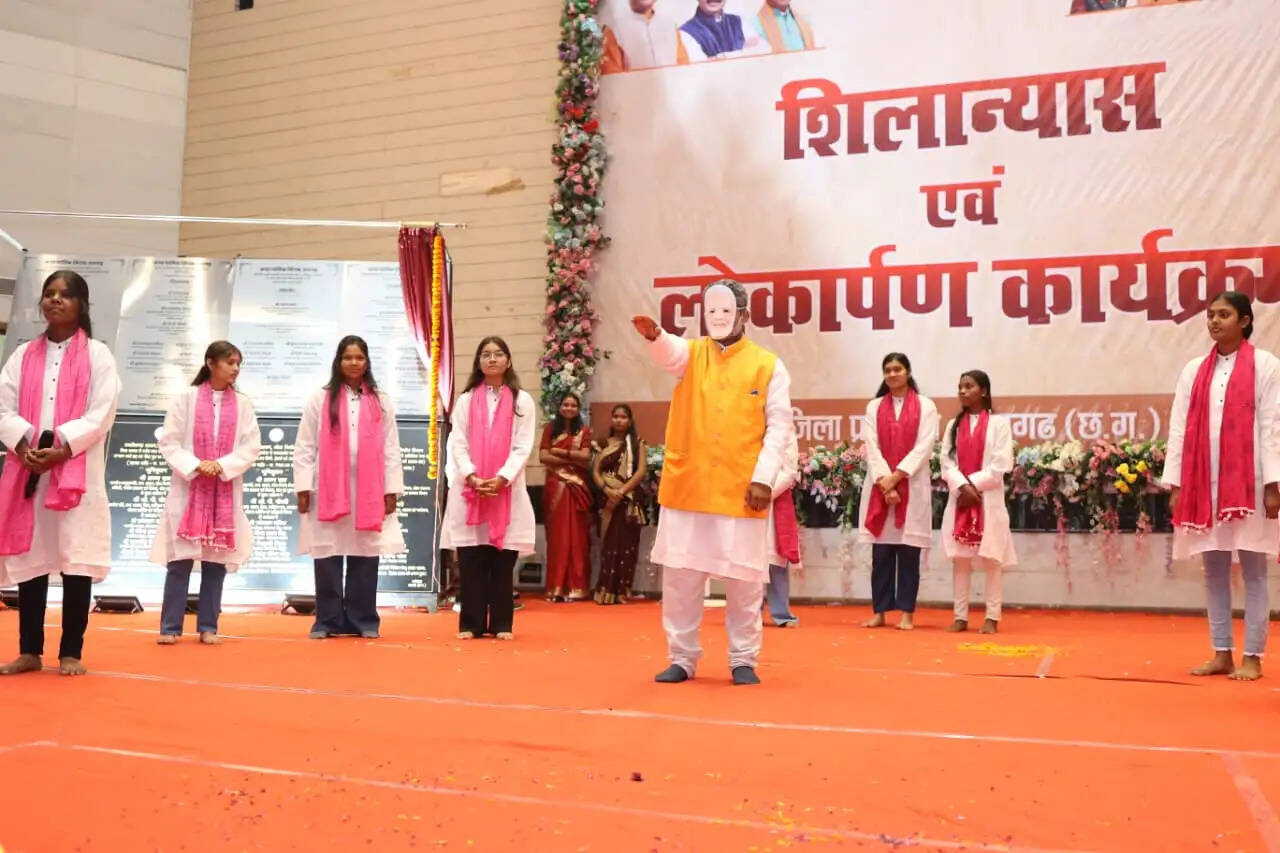 नमो सेवा-अनकही कहानियां : छात्रों ने प्रधानमंत्री मोदी के 25 वर्षों की सेवा यात्रा का किया मंचन