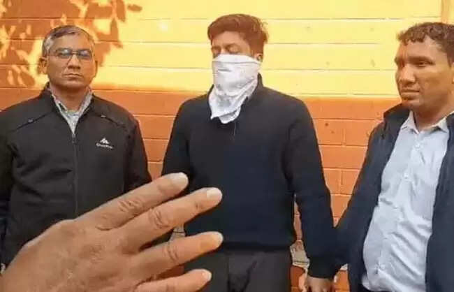 रेवाड़ी में पंचायत अधिकारी रिश्वत लेते रंगे हाथों गिरफ्तार