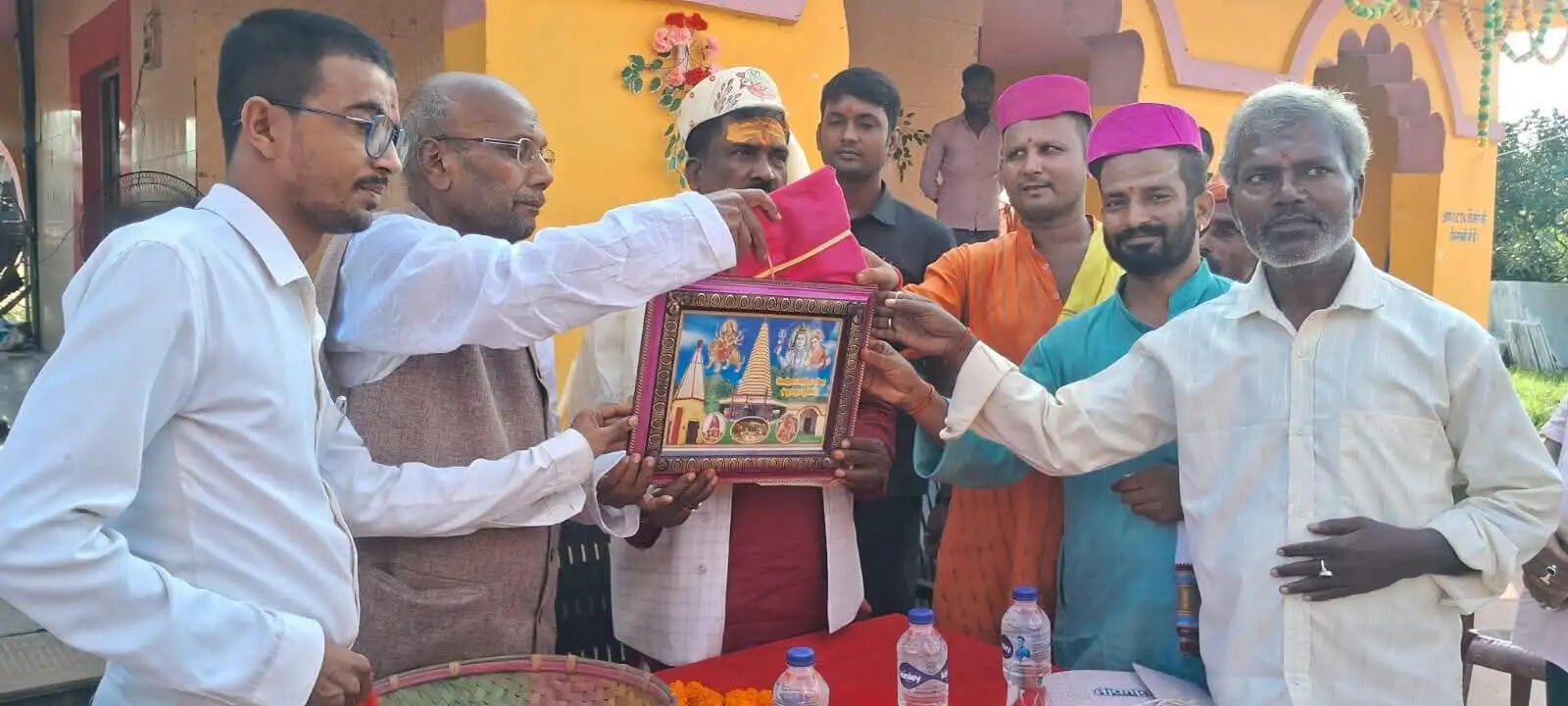 बाबा तिलहेश्वर स्थान पहुंचे मंत्री केदार प्रसाद गुप्ता, विकास एवं सौंदर्यीकरण कार्यों का लिया जायजा