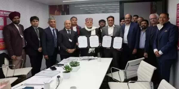 यूपी में बनेगा एडवांस कम्प्यूट डेटा सेंटर, दावोस में एएम ग्रीन ग्रुप के साथ एमओयू