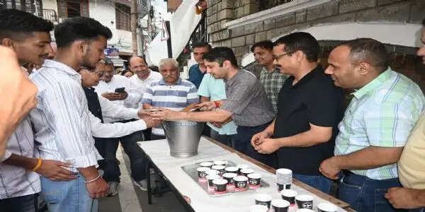 सावन के दूसरे सोमवार पर मंडी में लगाया खीर का भंडारा, उपायुक्त ने जताई सहभागिता