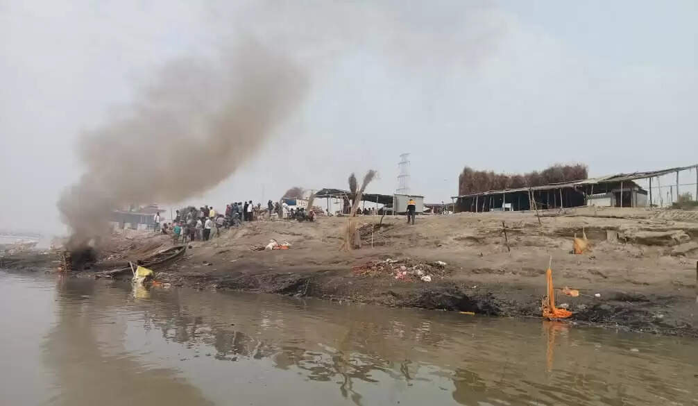 गंगा घाट से स्टेशन तक सुविधाओं से लैस दिखेगा सिमरिया, आधुनिक बन रहा है स्टेशन