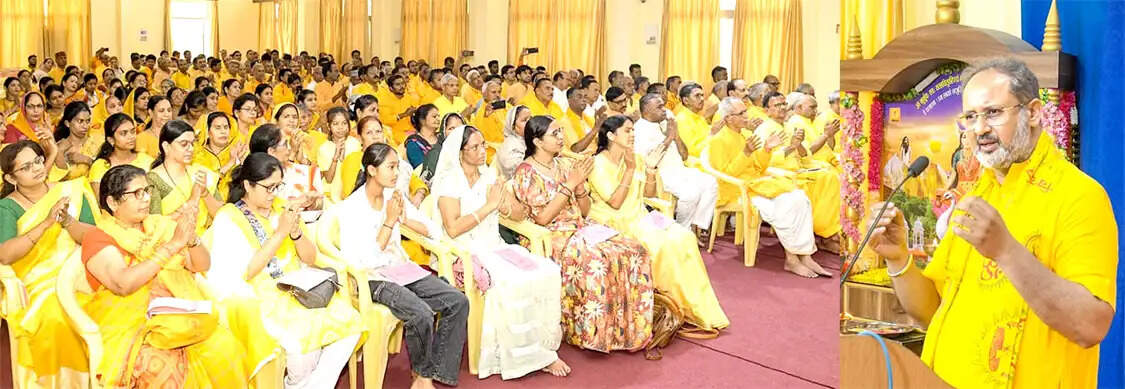 देवसंस्कृति दिग्विजय अभियान का महत्वपूर्ण अंग है भावी पीढ़ी का निर्माण : डॉ पण्ड्या