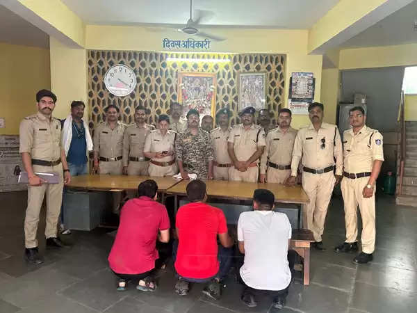 छतरपुर:पुलिस ने किया हरिओम शुक्ला हत्याकाण्ड का खुलासातीन आरोपी पकड़े, भाजपा नेता फरार