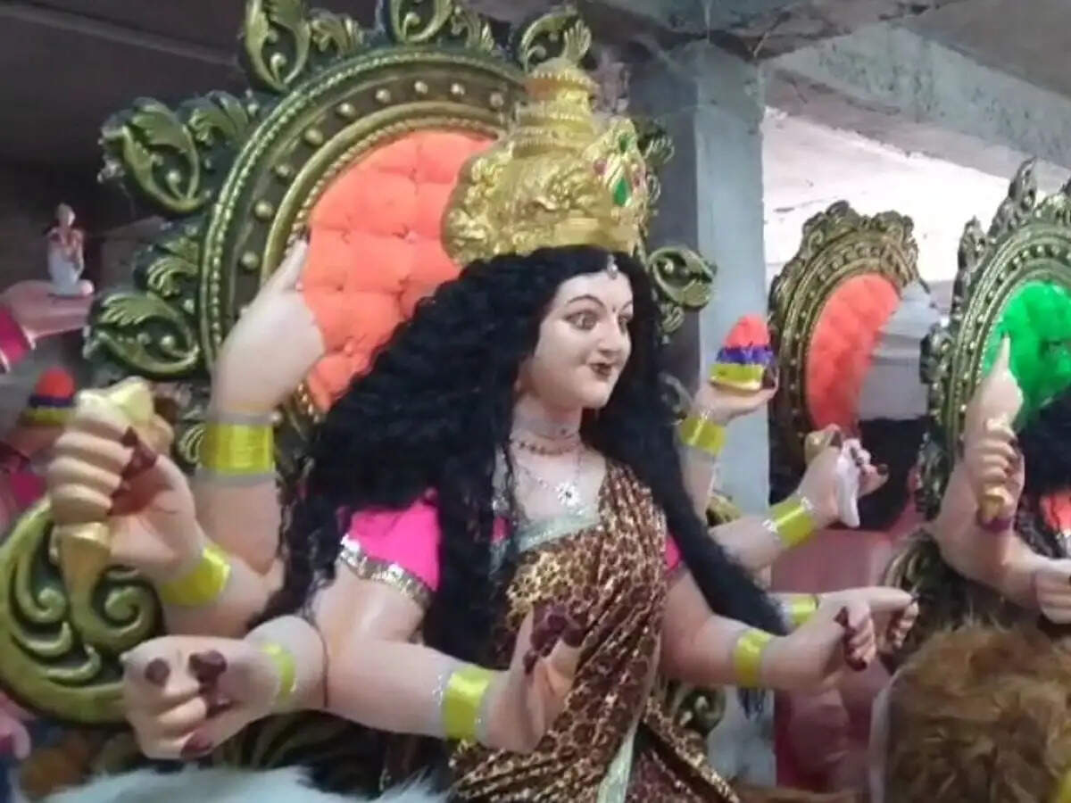बांदा में 345 दुर्गा प्रतिमाओं का आज होगा विसर्जन, हेलीकॉप्टर से बरसेंगे फूल
