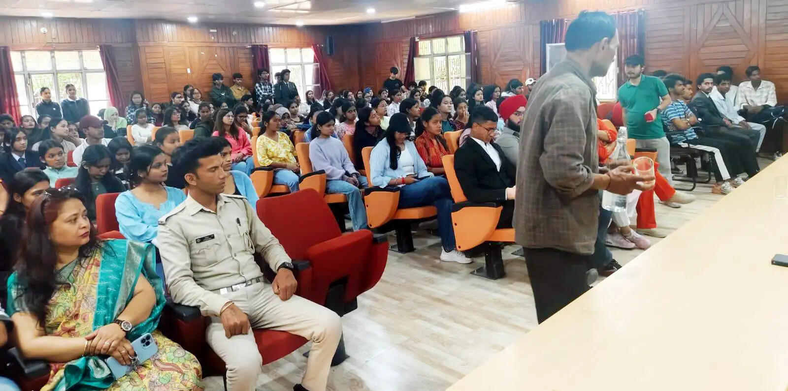 नैनीताल में डीएसबी परिसर में नशा विरोधी जागरूकता अभियान