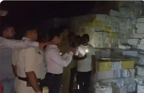 रीवा पाठ्यपुस्तक निगम डिपो में आग से बढ़ा संदेह, 40 लाख की पुस्तकों की चोरी की जांच के बीच हुई घटना