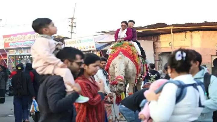 ग्वालियरः पहले रविवार को व्यापार मेले में उमड़ा जन सैलाब