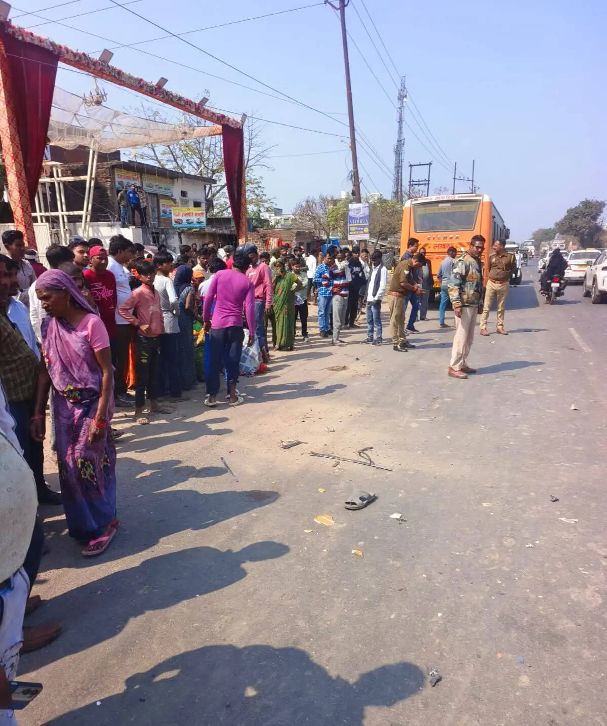 नेशनल हाईवे पार करते समय कार की टक्कर से बुजुर्ग की मौत