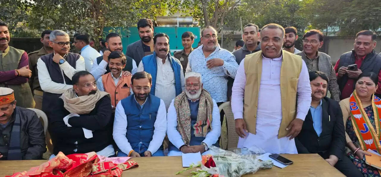 फर्जी मतदाता हटाने से सपा परेशान : स्वतंत्र देव सिंह