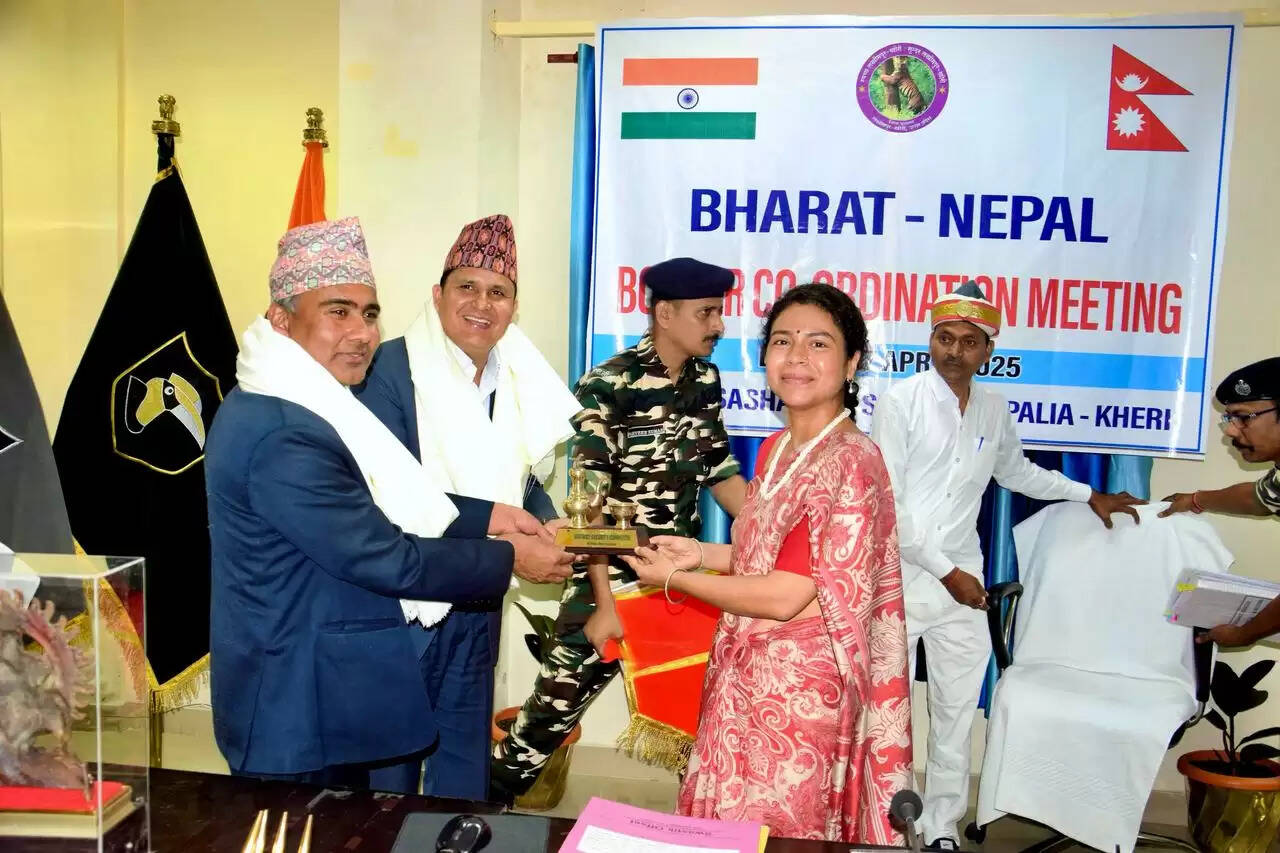 भारत-नेपाल के अधिकारियाें ने सीमा काे सुरक्षित व अपराधमुक्त बनाने का लिया संकल्प