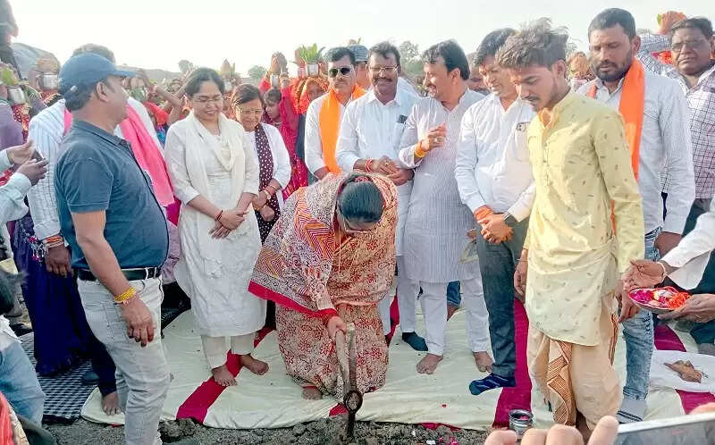 जल गंगा संवर्धन अभियानः जन सहयोग से हो रहा जल संवर्धन