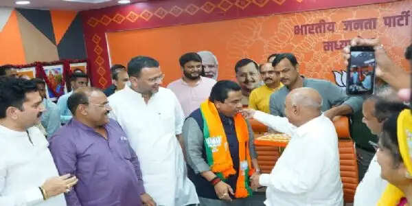 मप्रः भाजपा में शामिल हुए कांग्रेस के पूर्व प्रदेश महासचिव राकेश यादव