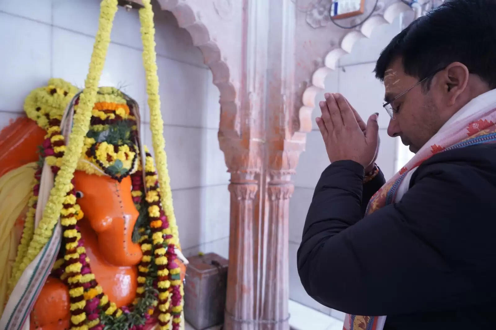 गणेश चतुर्थी पर श्री काशी विश्वनाथ धाम में कूप के समीप विराजमान भगवान गणेश की पूजा