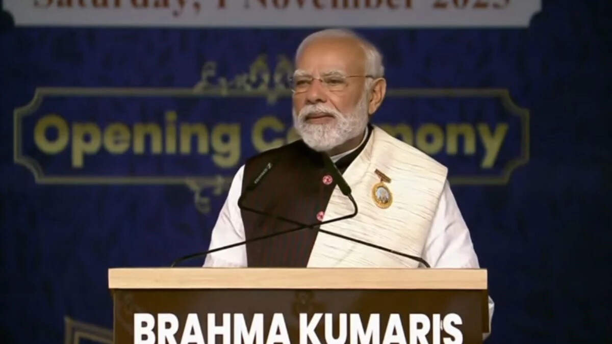 राष्ट्र को विकसित करने की यात्रा में ब्रह्मकुमारी जैसी संस्थाओं की भूमिका बहुत अहम : मोदी