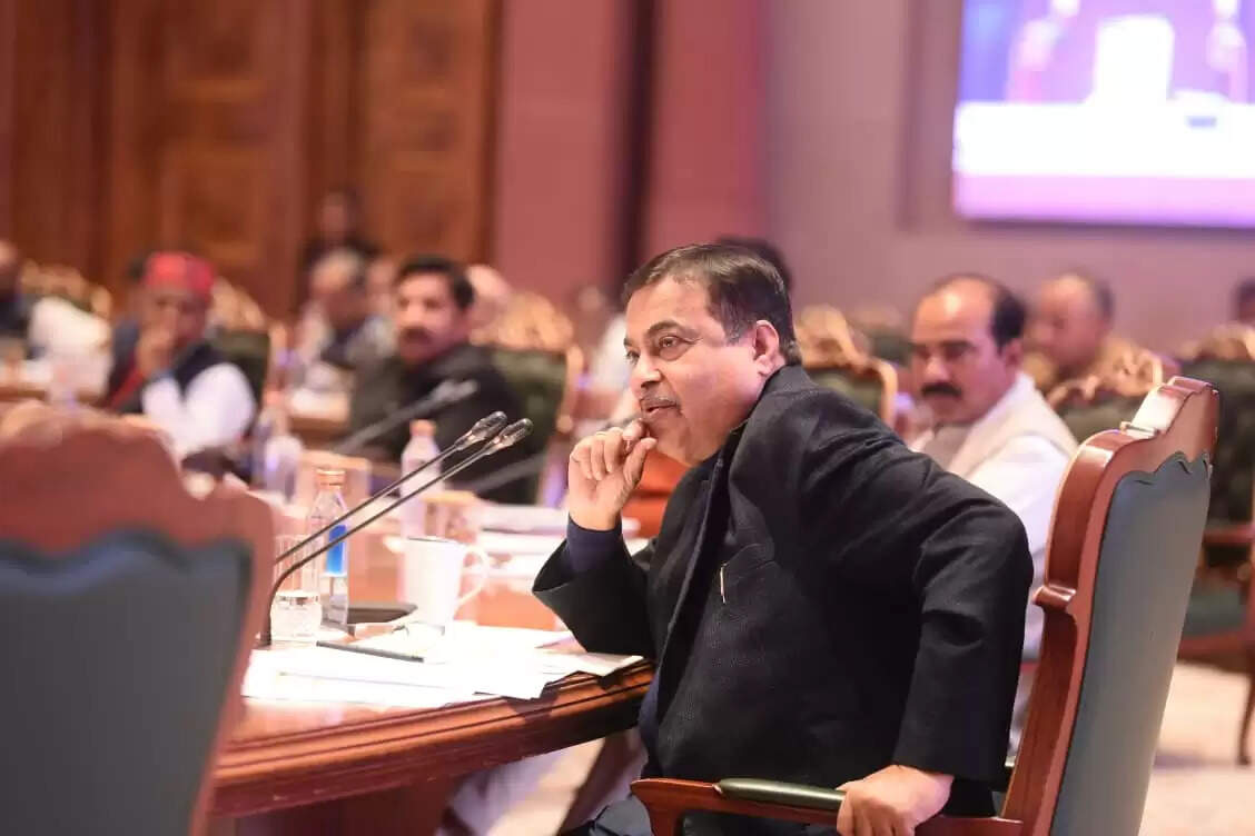 सड़क हादसे के पीड़ितों के लिए कैशलेस इलाज योजना जल्दः गडकरी