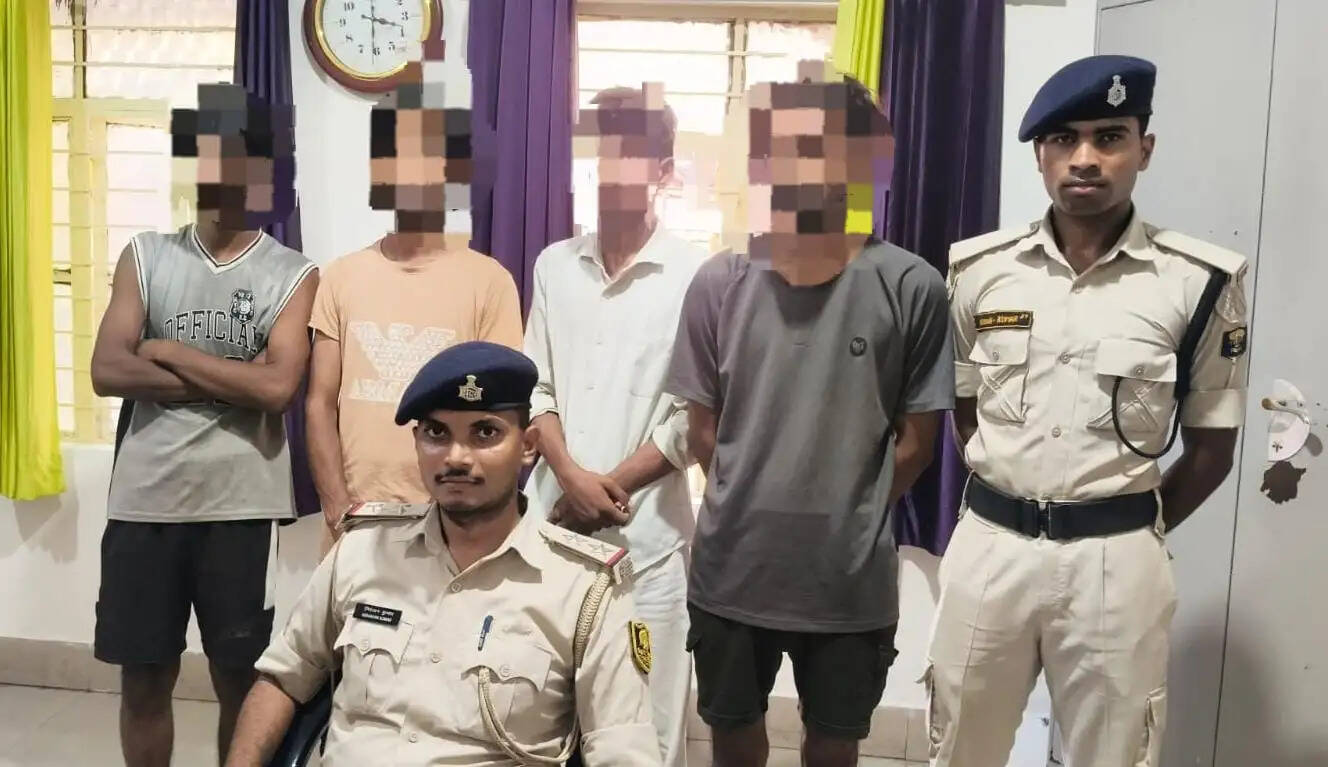 सिपाही अभ्यर्थी से लूट और ऑनलाइन ठगी का खुलासा, चार अपराधी गिरफ्तार
