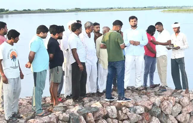सोनीपत: पबनेरा में यमुना पर बनी चार करोड़ की ठोकर का विधायक कादियान ने किया उद्घाटन