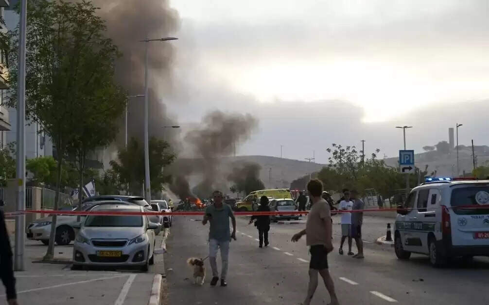 ईरान ने फिर दागीं इजराइल पर मिसाइलें, बीर्शेबा में टेक पार्क के पास विस्फोट, पास में है माइक्रोसॉफ्ट का ऑफिस