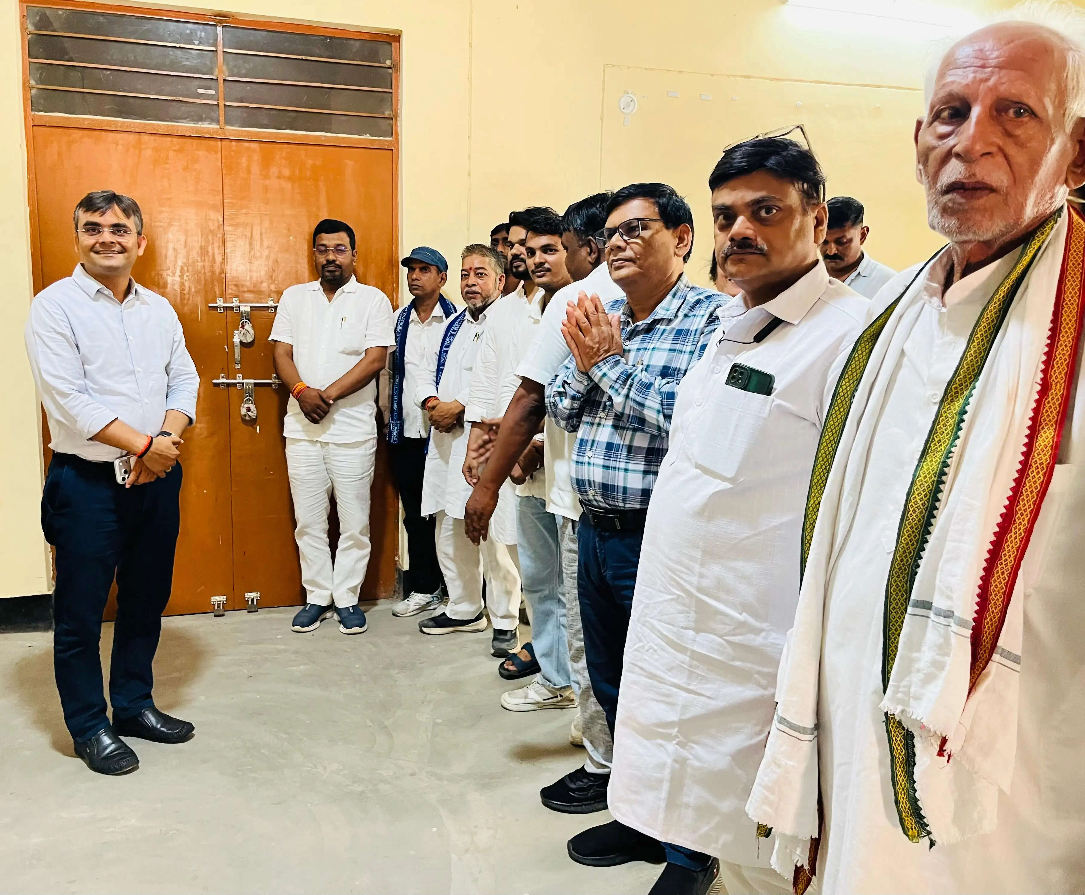 भारत निर्वाचन आयोग के दिशा-निर्देशों के अनुरूप हो ईवीएम-वीवीपैट वेयरहाउस की सुरक्षा : जिलाधिकारी