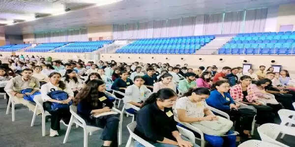 दिल्ली विश्वविद्यालय में वाइस चांसलर इंटर्नशिप स्कीम का तीसरा दिन: छात्रों का उत्साह चरम पर