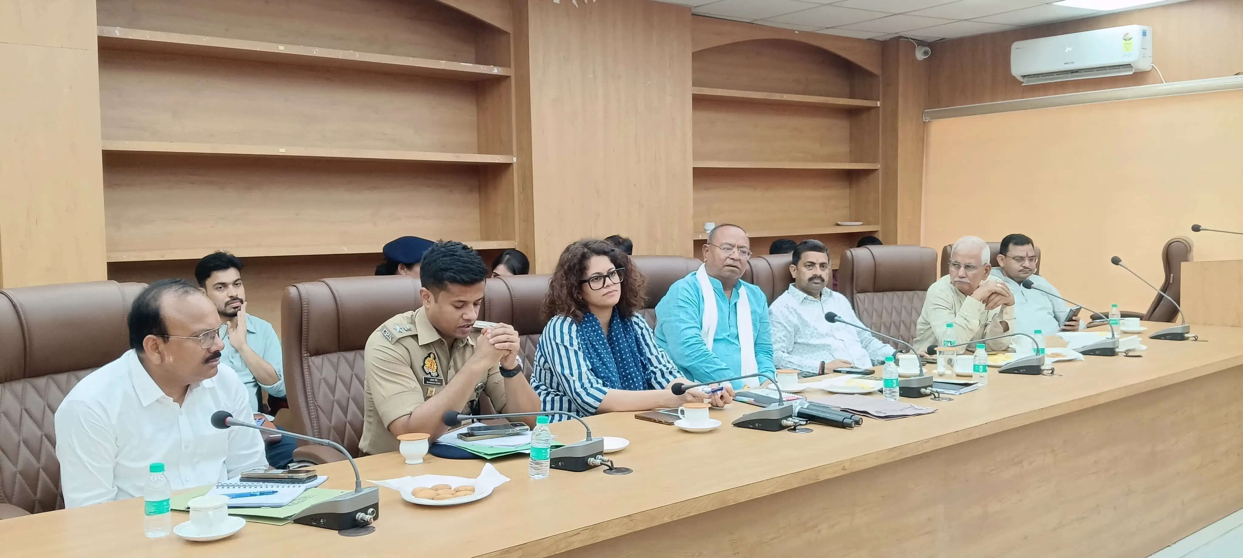 कजली महोत्सव में बुंदेली थीम पर आयोजित कार्यक्रम से लोगों की दी जाएगी ऐतिहासिक संस्कृति की जानकारी : जिलाधिकारी