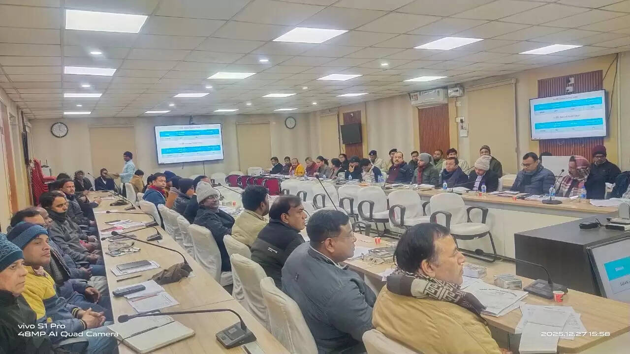 मंत्री श्रवण कुमार ने&nbsp;किया&nbsp;जिले कि&nbsp;विकास योजनाओं की समीक्षा