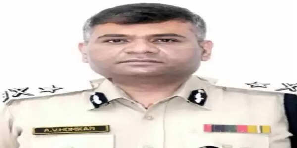 झारखंड कैडर के आईपीएस अधिकारी अमोल विनुकांत होमकर सीआरपीएफ में पुलिस महानिरीक्षक नियुक्त