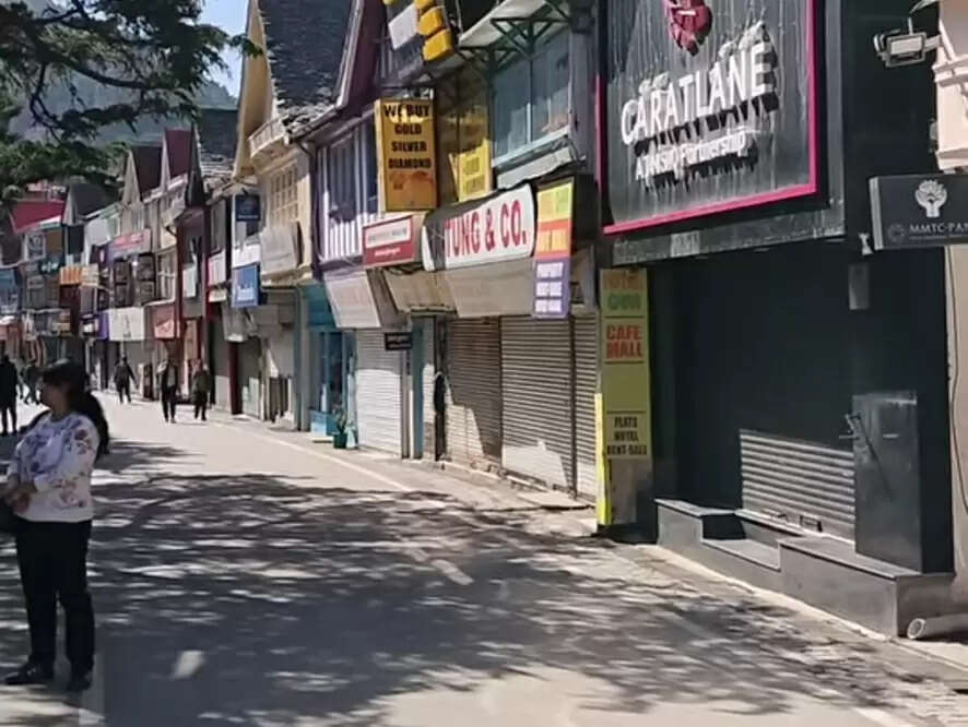 पहलगाम आतंकी हमले के विरोध में शिमला में बाजार बंद