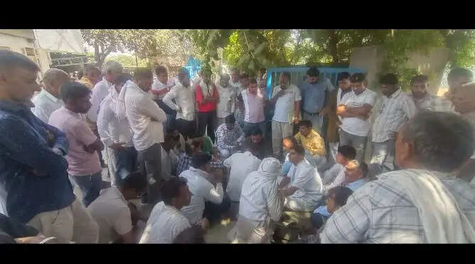 कैथल: पीआर धान की खरीद में देरी पर किसानों ने किया हंगामा