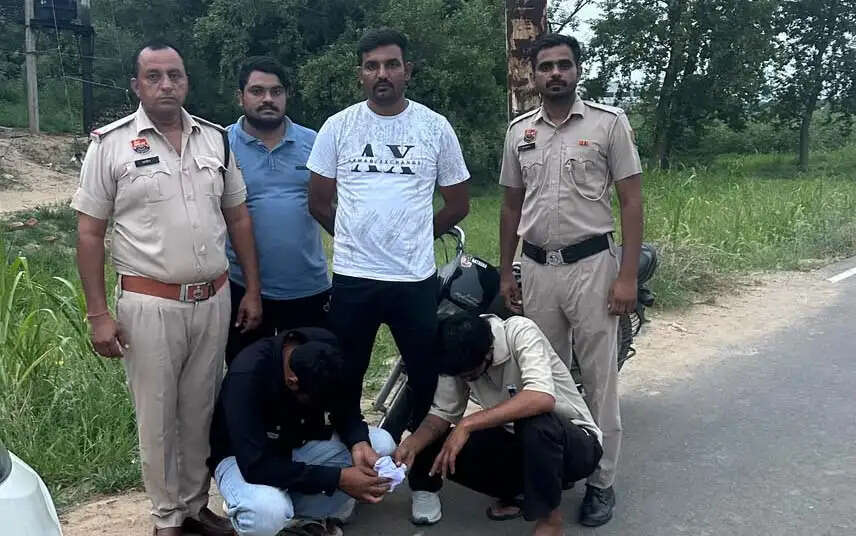 सिरसा: लाखों रुपये की हेरोइन सहित तीन नशा तस्कर गिरफ्तार