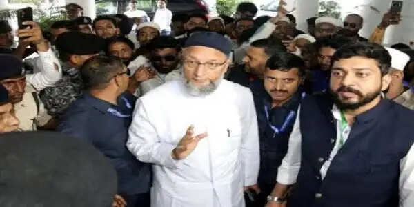 ओवैसी ने किया यूसीसी का विरोध, भोपाल में बोले- आदिवासियों जैसे मुस्लिमों के भी कानून