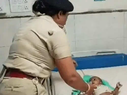 पानीपत:नेता जी एक्सप्रेस ट्रेन में लावारिस मिला छह माह का बच्चा