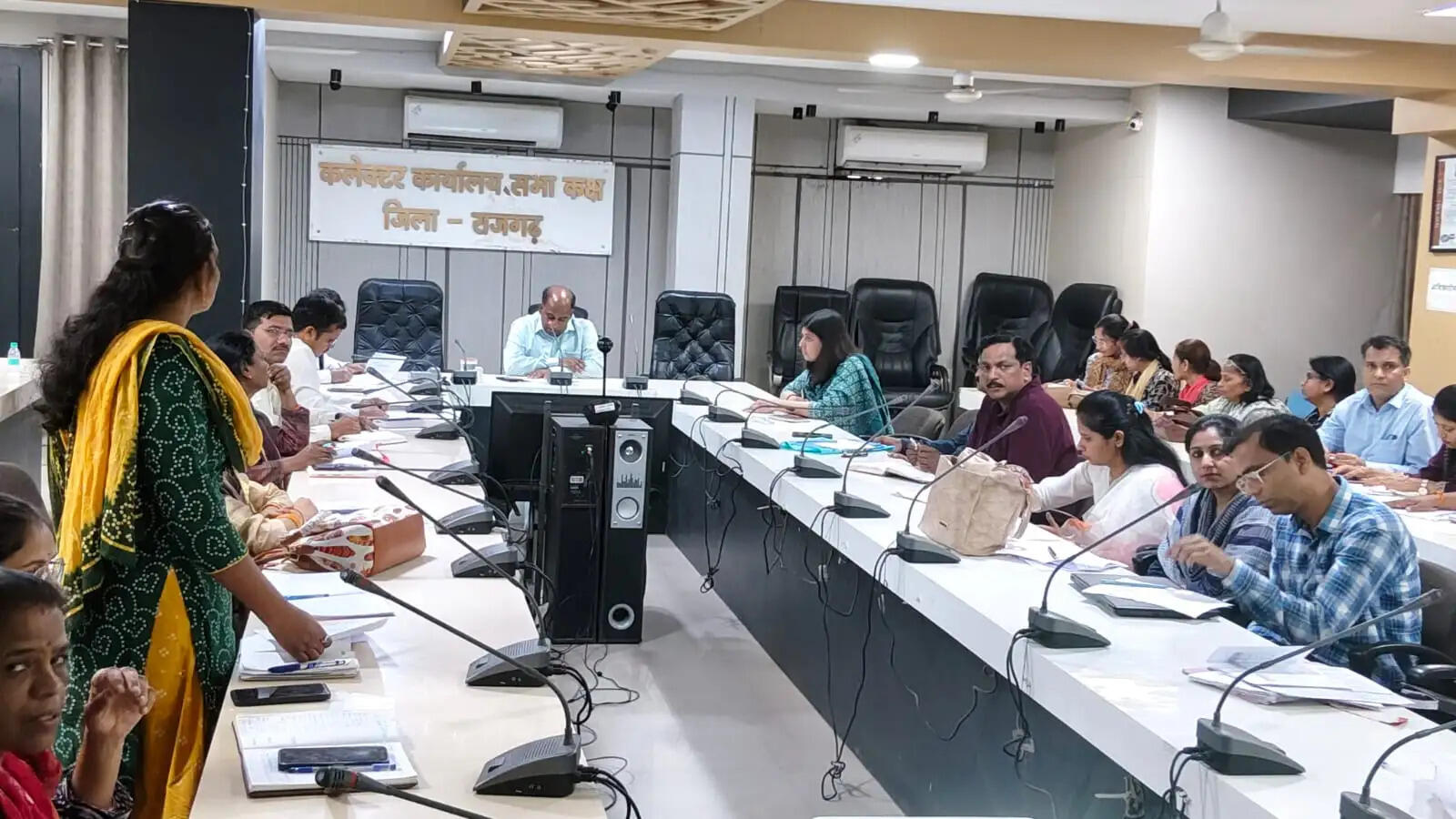 राजगढ़ः गंभीर व मध्यम तीव्र कुपोषित बच्चों की तत्काल भर्ती सुनिश्चित करें-कलेक्टर