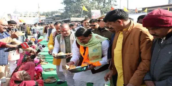 मप्रः मुख्यमंत्री ने ओरछा के श्री रामराजा मंदिर में देखा श्री रामलला के प्राण प्रतिष्ठा समारोह का सजीव प्रसारण