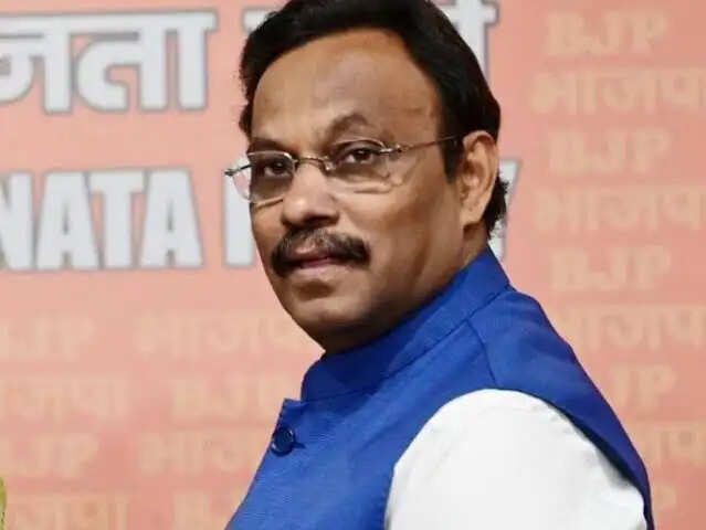 यूपी दौरे से पहले विनोद तावड़े का सख्त निर्देश, स्वागत में बैनर-पोस्टर और रोड शो पर रोक