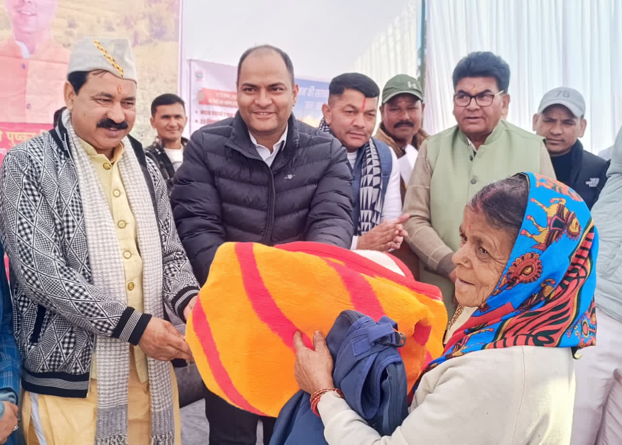 चम्पावत: चौमेल में आयोजित जनसेवा शिविर में प्रशासन की संवेदनशील पहल