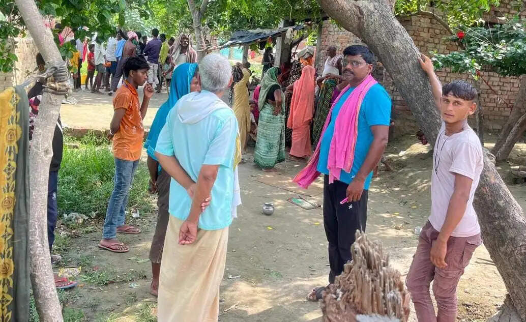 पंखा अपनी ओर खींचते ही लगा करंट , परिवार के इकलौते सहारे की मौत