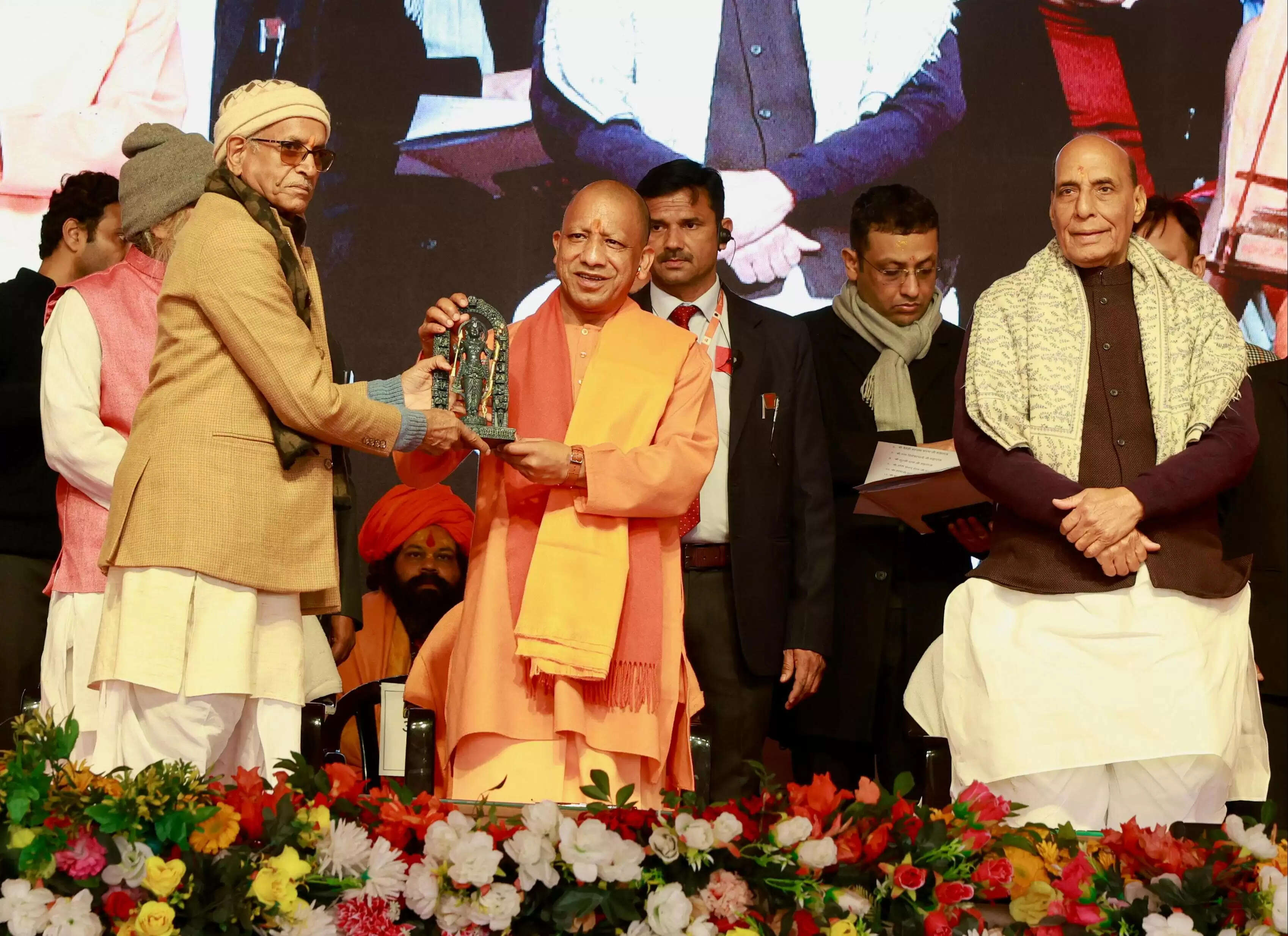 प्रभु श्रीराम की आभा केवल अयाेध्या तक नहीं बल्कि आज पूरा भारतवर्ष राममय: राजनाथ सिंह