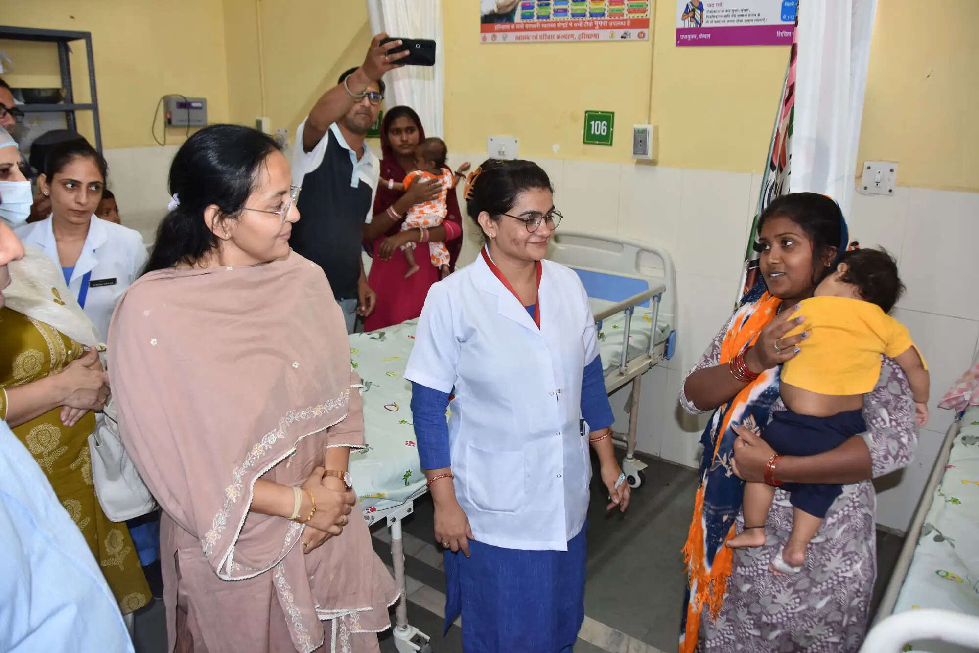 बाल अधिकार आयोग की अध्यक्ष तृप्ति श्योराण ने अस्पताल व आश्रम की व्यवस्थाओं का लिया जायजा