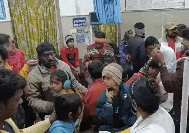 (अपडेट) मप्र के दमोह में अरंडी के बीज खाने से 30 बच्चे बीमार, जिला अस्पताल में भर्ती