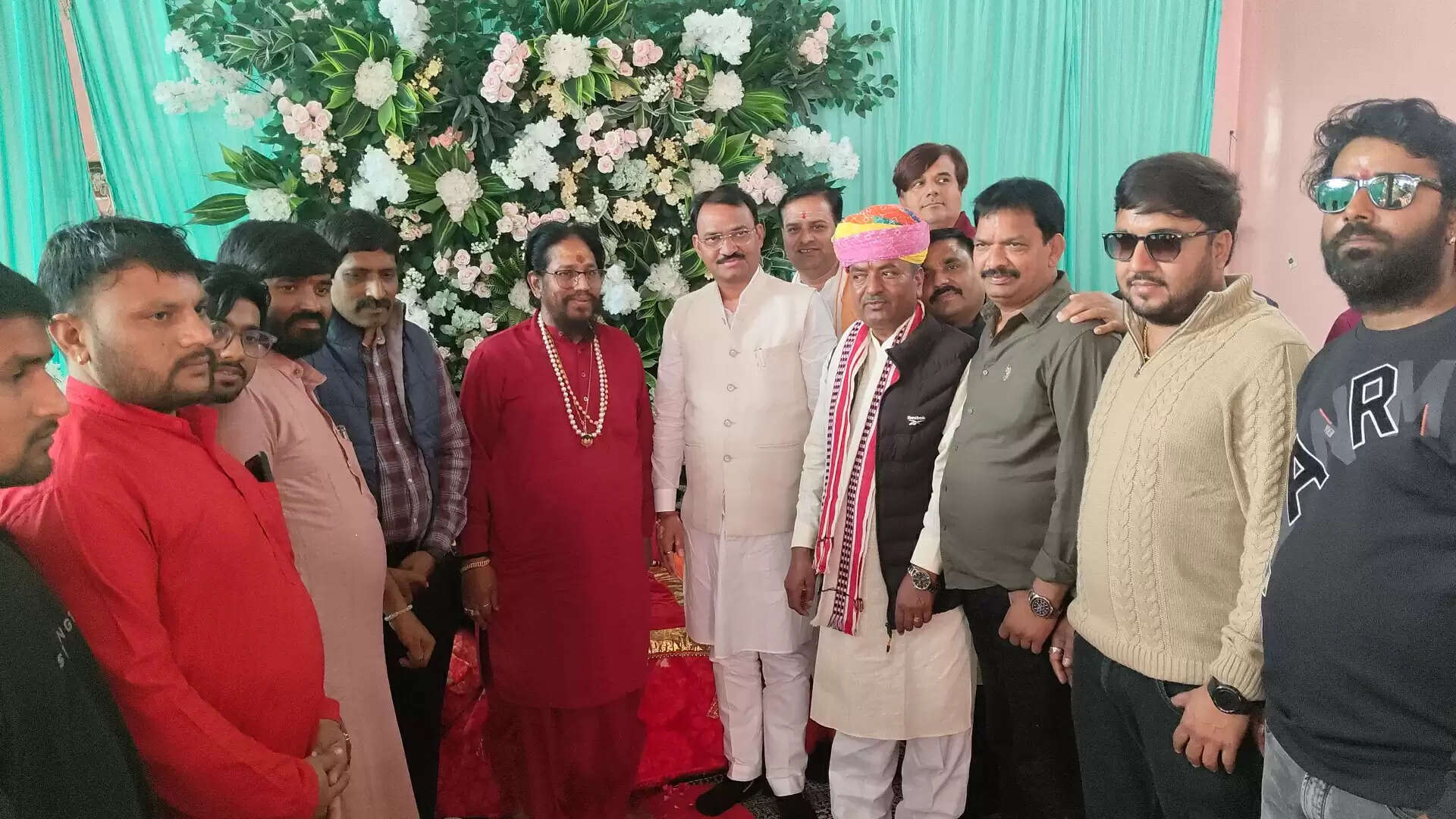 श्रीमहंत के जन्मदिन पहुंचे डिप्टी सीएम, आशीर्वाद लेकर बोले प्रभावी ढंग से काम कर रही प्रदेश सरकार