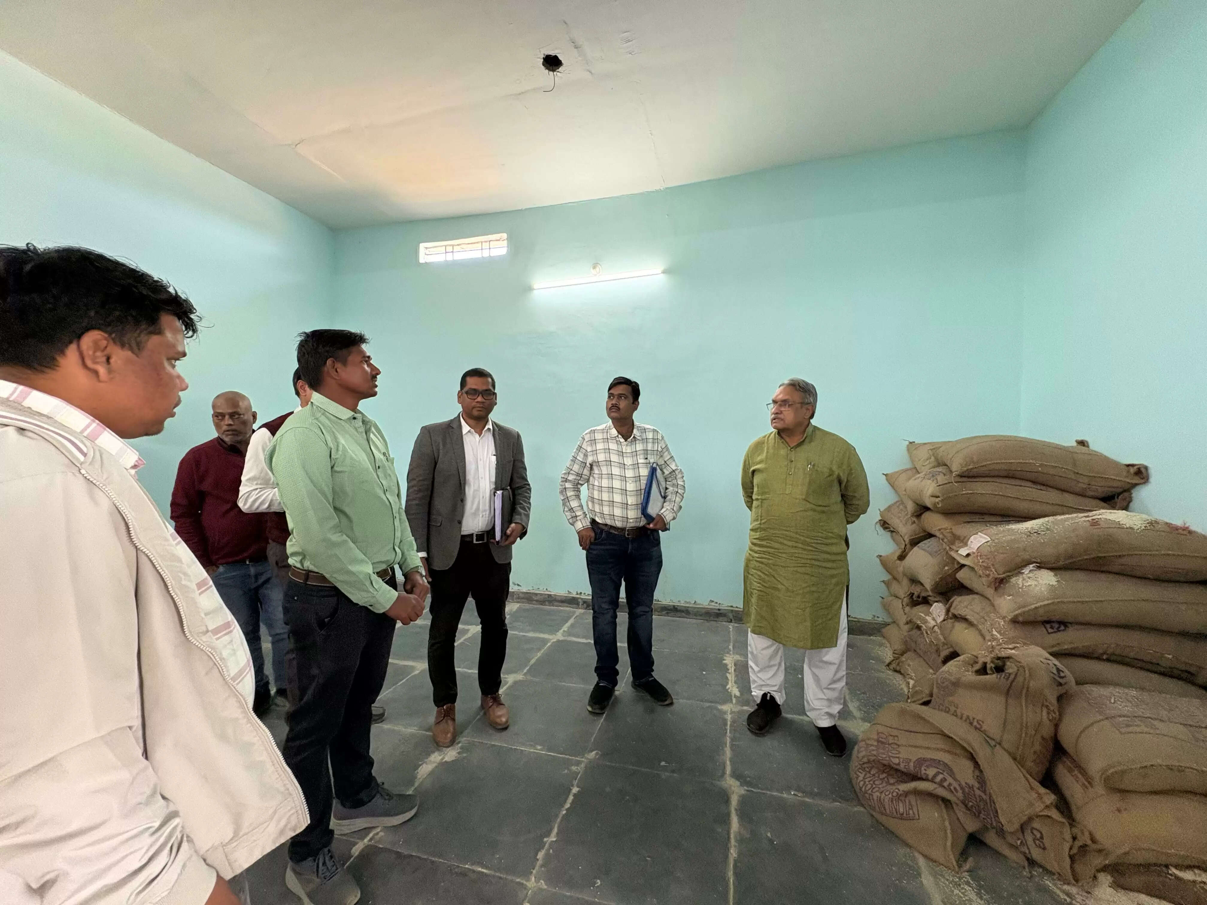 जनकल्याणकारी योजनाओं की समीक्षा, अनियमितताओं पर कार्रवाई के निर्देश