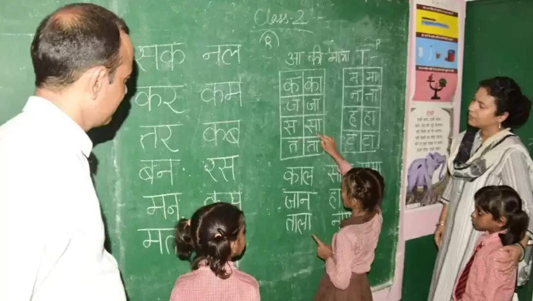डीएम खीरी की पाठशाला से बेटियों के उज्जवल भविष्य को लगेंगे चार चांद