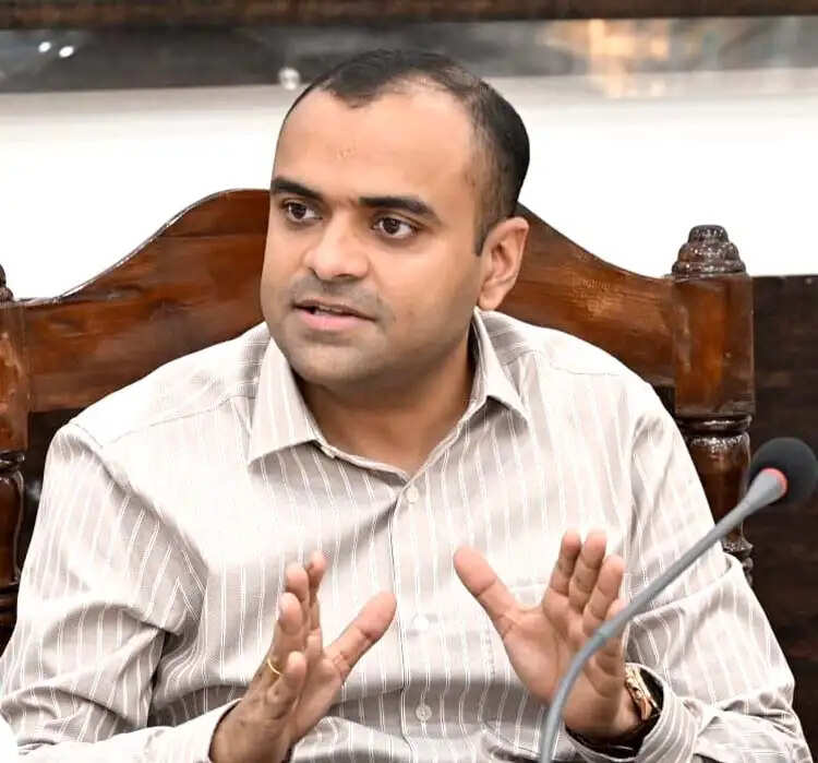 डाक कांवड़ियों और श्रद्धालुओं से से तेज बहाव वाले क्षेत्रों से दूर रहने की अपील