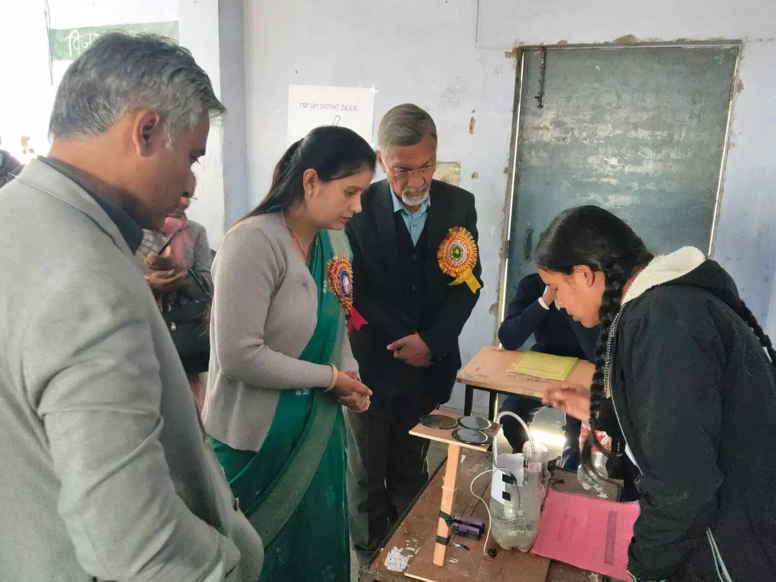 बाल वैज्ञानिकों ने इंस्पायर अवार्ड में दिखाई प्रतिभा