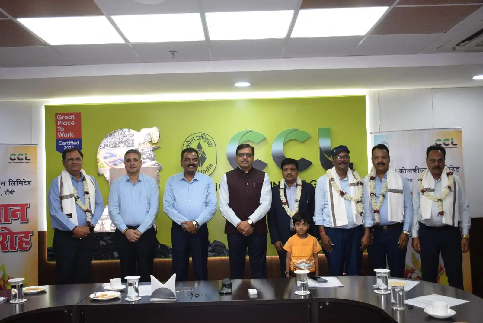 सीसीएल ने सम्मानित कर सेवानिवृत कर्मियों को दी विदाई